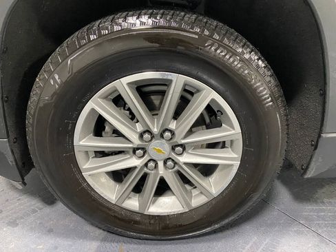 Used 2022 Chevrolet Traverse LT image 5