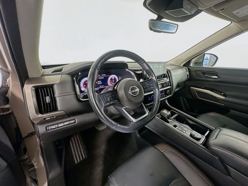 Used 2023 Nissan Pathfinder Platinum w/ Cargo Package AWD/4WD image 9