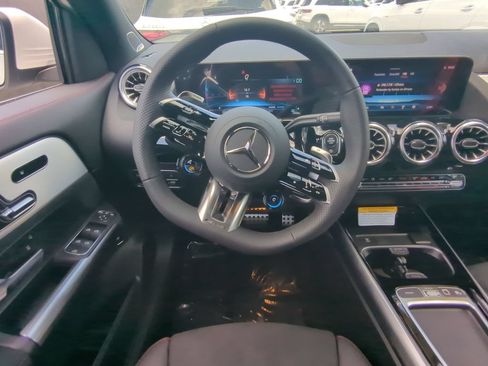 Used 2025 Mercedes-Benz GLA 35 AMG 4MATIC image 3