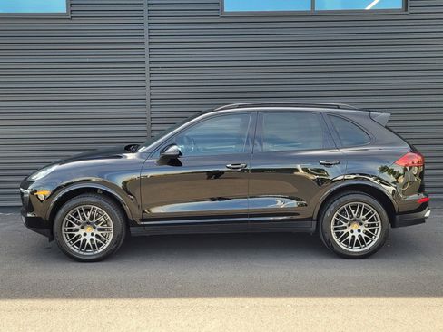 Used 2018 Porsche Cayenne Platinum Edition AWD/4WD image 3