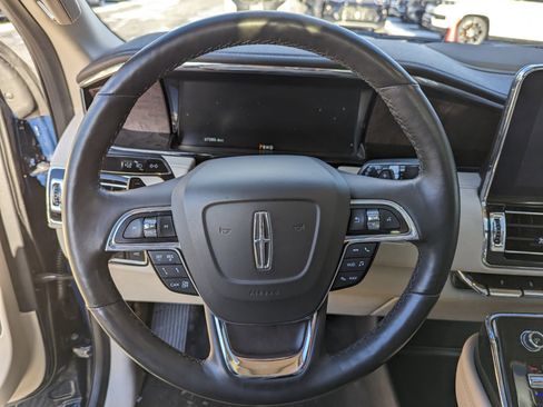 Used 2020 Lincoln Navigator L Reserve w/ Equipment Group 201A Reserve image 4