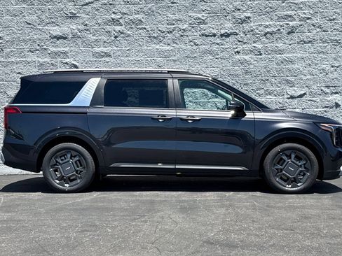 New 2026 Kia Carnival EX FWD image 3