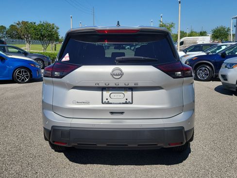 Certified 2025 Nissan Rogue S FWD image 7