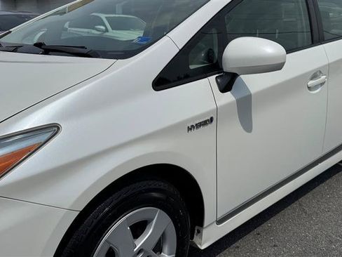 Used 2011 Toyota Prius Three w/ Solar Roof Pkg FWD image 14