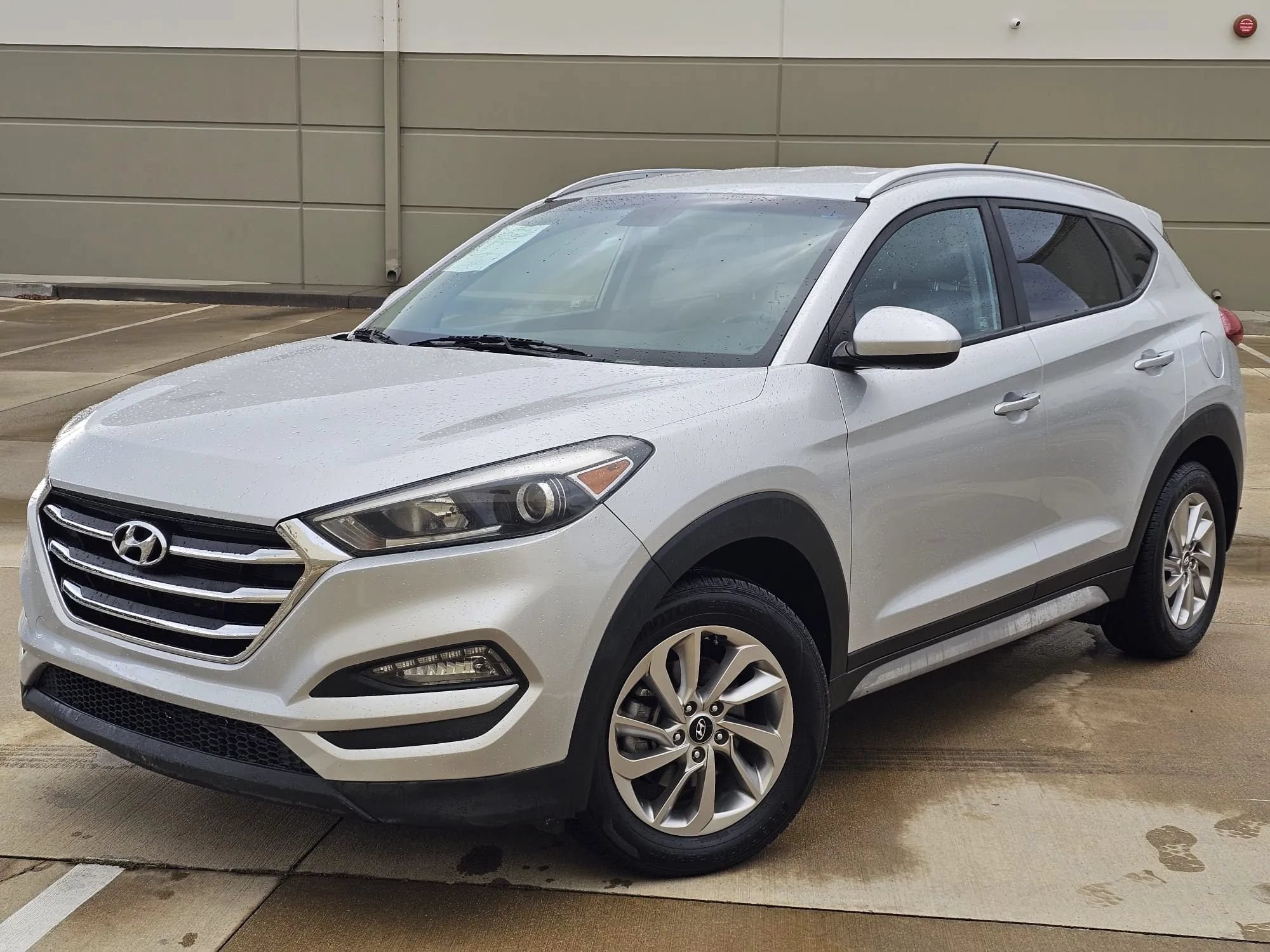 Used 2017 Hyundai Tucson SE w/ SE Popular Package 02 AWD/4WD image 1