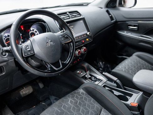 Used 2024 Mitsubishi Outlander Sport LE image 11