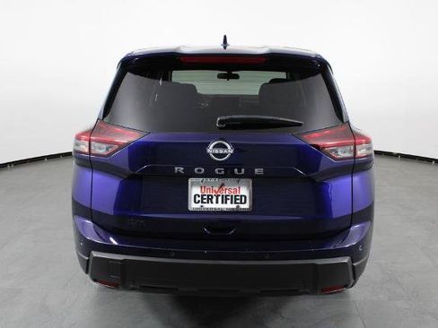 Certified 2026 Nissan Rogue SV FWD image 11