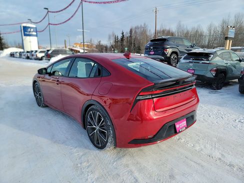 Used 2024 Toyota Prius XLE image 6