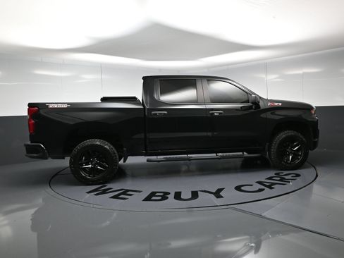 Used 2021 Chevrolet Silverado 1500 Custom Trail Boss w/ Midnight Edition AWD/4WD image 10