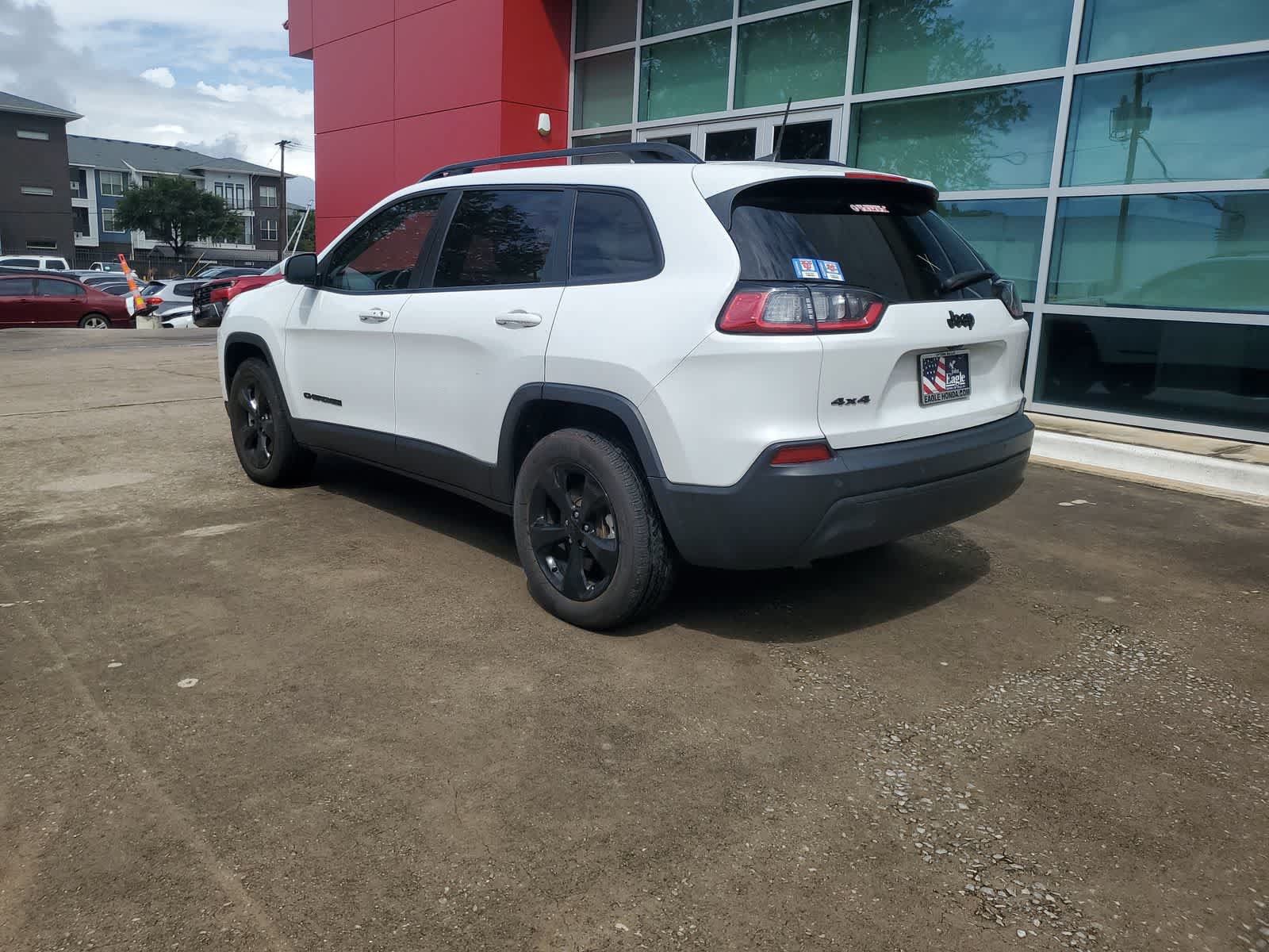 Used 2021 Jeep Cherokee Latitude Plus AWD/4WD image 4