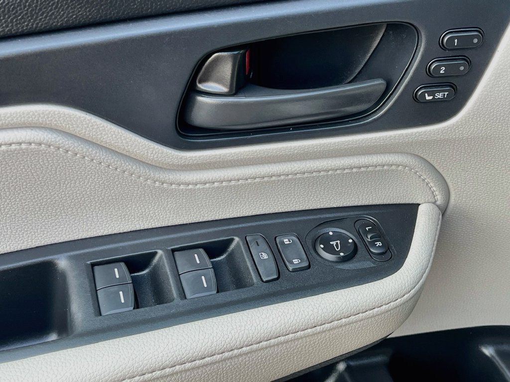 Used 2026 Honda Odyssey EX-L image 17