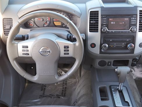 Used 2018 Nissan Frontier SV image 29