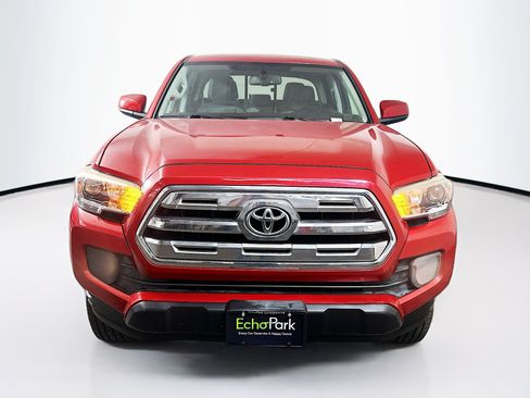 Used 2017 Toyota Tacoma SR5 w/ Tow Package RWD image 2