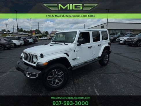 Used 2025 Jeep Wrangler Unlimited Sahara w/ Safety Group AWD/4WD image 1