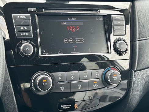 Used 2019 Nissan Rogue S w/ Special Edition Package FWD image 14