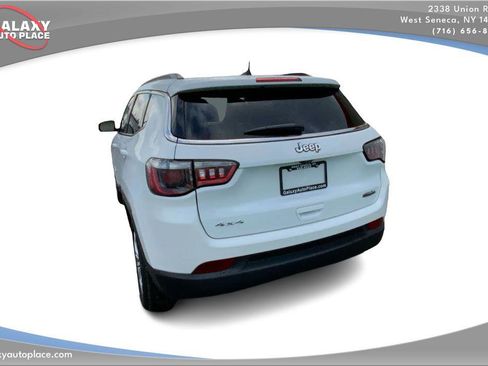 Used 2024 Jeep Compass Latitude AWD/4WD image 7