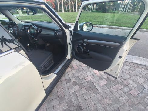 Used 2023 MINI Cooper 4-Door Hardtop FWD image 18