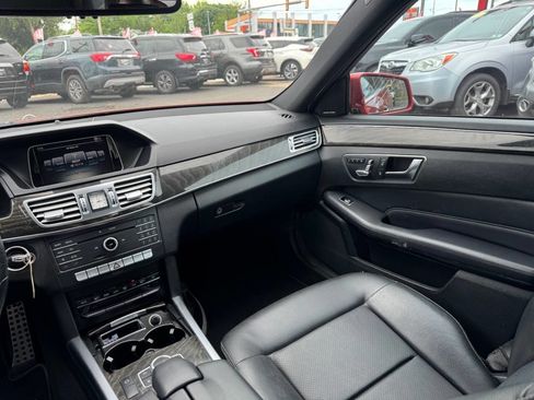 Used 2016 Mercedes-Benz E 350 4MATIC Sedan w/ Premium Package image 12