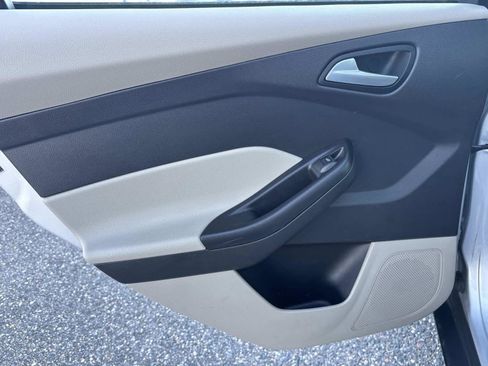 Used 2012 Ford Focus SE image 11