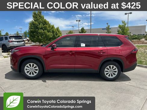 Used 2022 Toyota RAV4 XSE AWD/4WD image 4