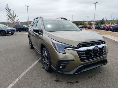 Certified 2024 Subaru Ascent Limited AWD/4WD image 2