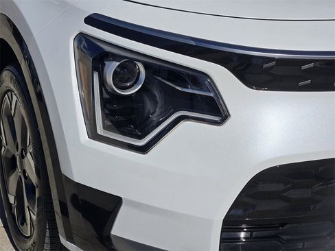Used 2023 Kia Niro Wind image 9
