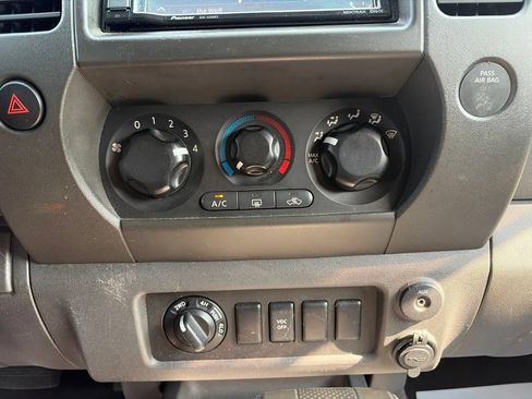 Used 2008 Nissan Xterra SE w/ Supplemental Air Bag Pkg AWD/4WD image 12