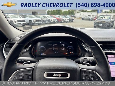 Used 2022 Jeep Grand Cherokee L Limited AWD/4WD image 6