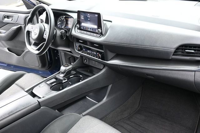 Used 2024 Nissan Rogue SV FWD image 30
