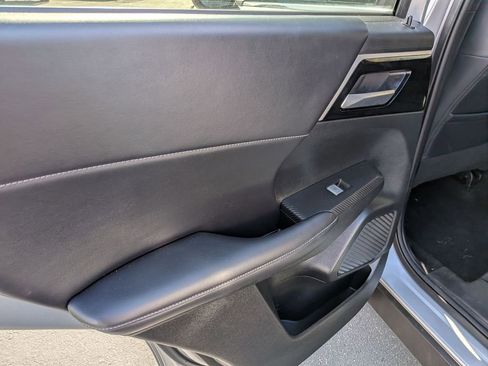 Used 2024 Mitsubishi Outlander SE image 24