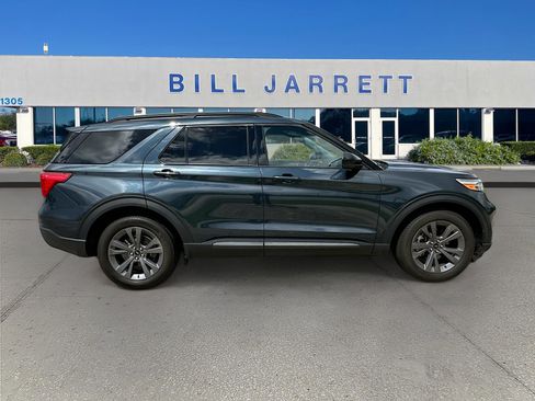 Used 2023 Ford Explorer XLT w/ Equipment Group 202A image 8