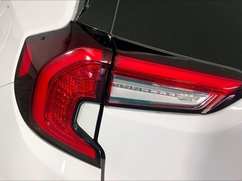 Used 2024 GMC Terrain SLT AWD/4WD image 27