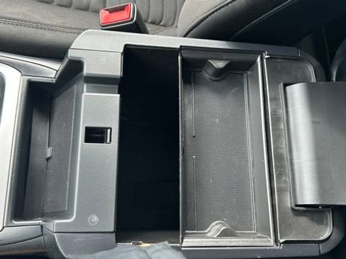 Used 2020 Ford Explorer XLT w/ Comfort Package image 27