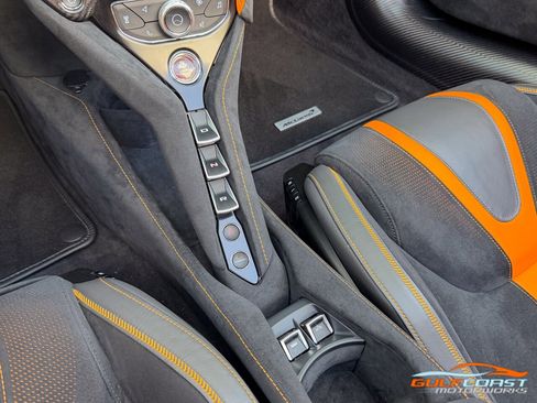 Used 2022 McLaren 720S Performance RWD image 21