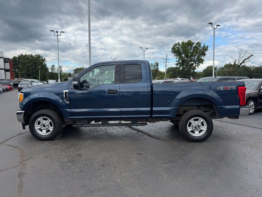 Used 2017 Ford F250 XLT w/ XLT Value Package AWD/4WD image 2