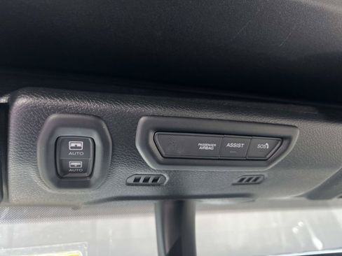 Used 2023 Jeep Wrangler Unlimited w/ Sun & Screen Package AWD/4WD image 33