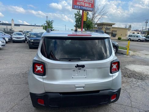 Used 2019 Jeep Renegade Altitude w/ Quick Order Package 2XM image 7