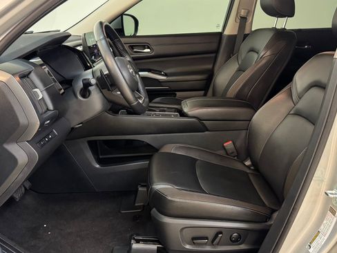 Used 2023 Nissan Pathfinder SL image 43