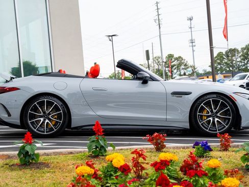 Used 2022 Mercedes-Benz SL 63 AMG 4MATIC image 12