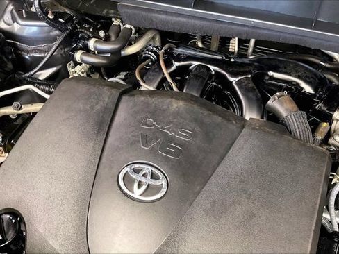 Used 2022 Toyota Highlander Platinum FWD image 33