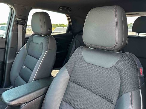Used 2023 Chevrolet TrailBlazer RS w/ Convenience Package AWD/4WD image 13