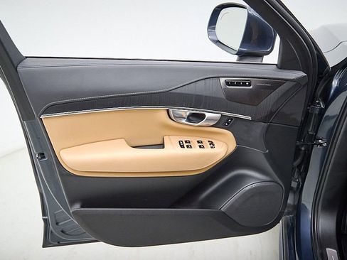 Certified 2024 Volvo XC90 T8 Ultimate w/ Protection Package image 10