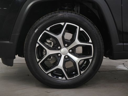 Used 2024 Jeep Compass Limited image 30