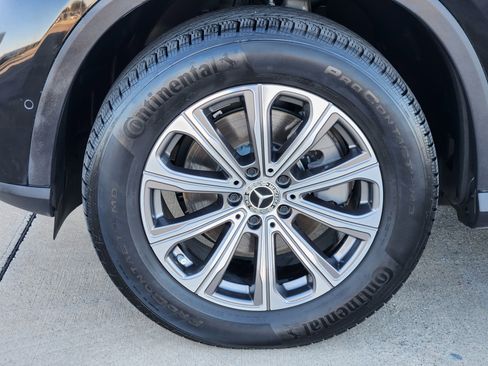 Used 2024 Mercedes-Benz GLC 300 4MATIC image 9