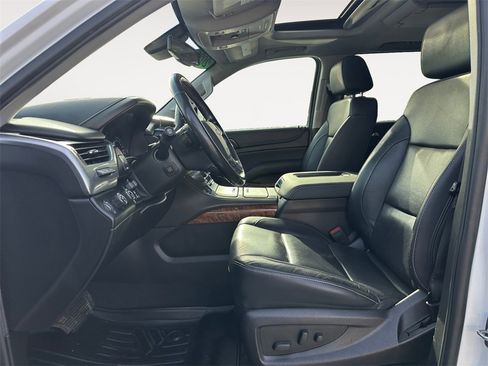 Used 2020 Chevrolet Suburban Premier image 9