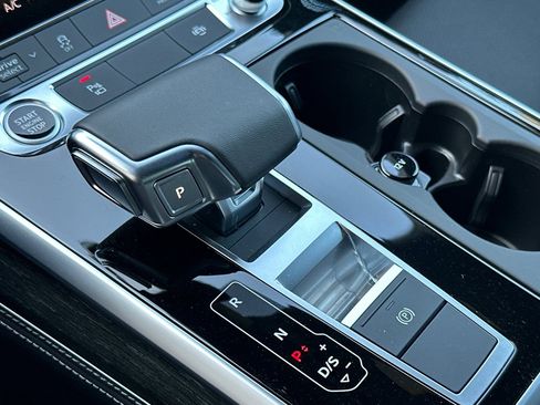 Used 2025 Audi Q8 Premium Plus w/ Premium Plus Package image 18