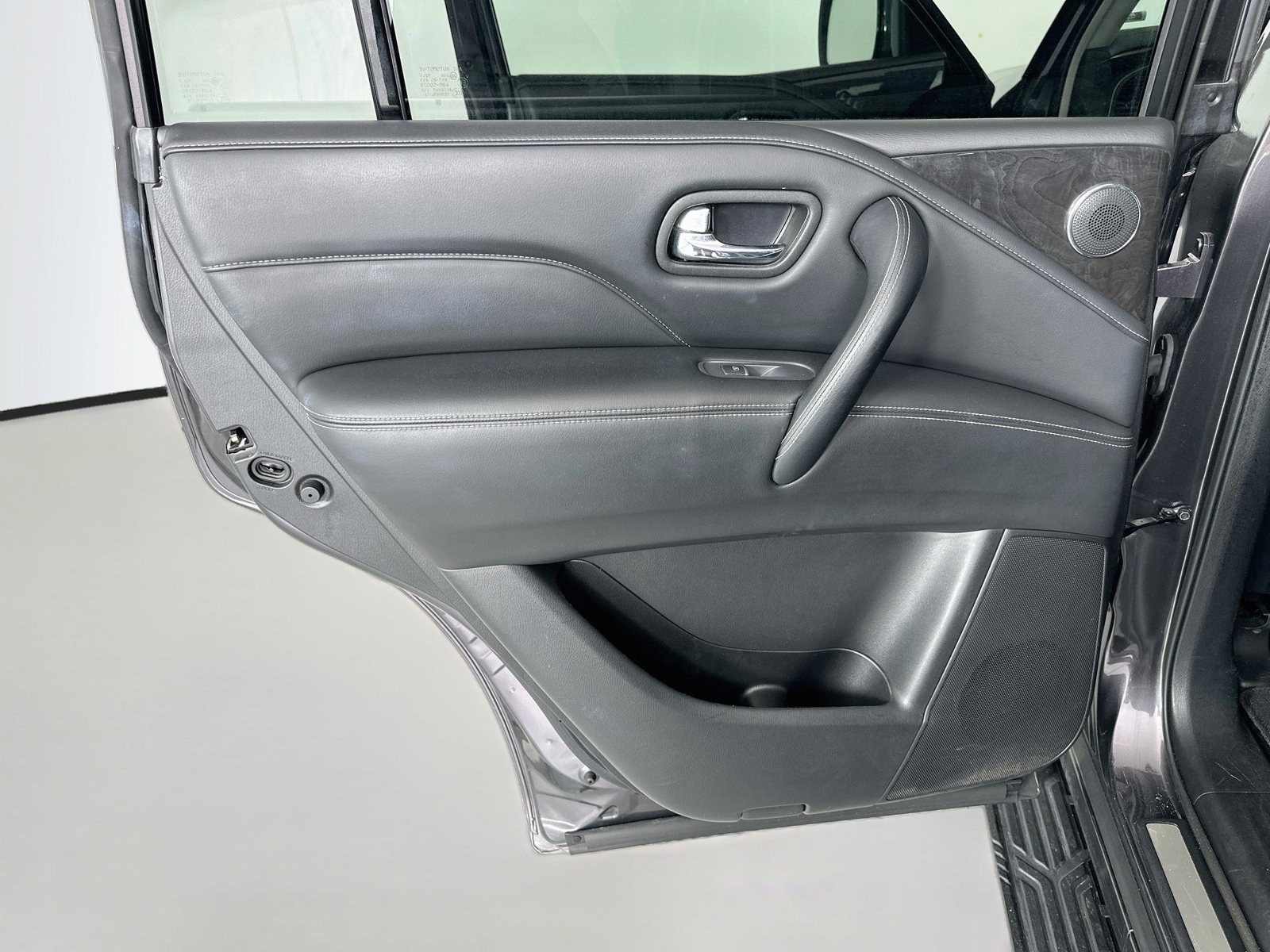 Used 2024 INFINITI QX80 Luxe AWD/4WD image 31