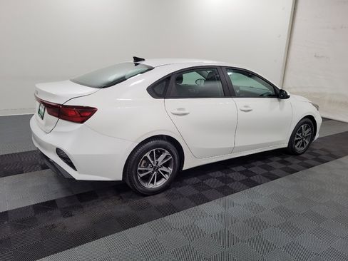 Used 2022 Kia Forte LXS w/ LXS Technology Package FWD image 10