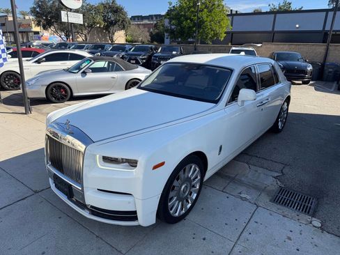 Used 2018 Rolls-Royce Phantom Sedan image 12