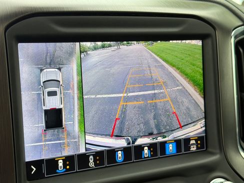 Used 2021 GMC Sierra 1500 AT4 w/ AT4 Premium Package image 26